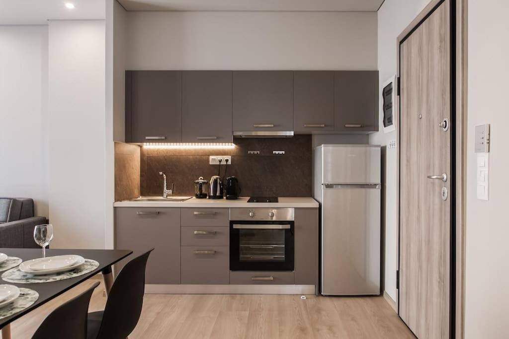 Deluxe 2bdr - Near Metro And Port * Pireu
