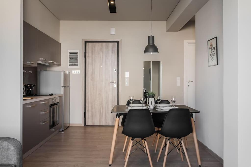 Apartament Deluxe 2bdr - Near Metro And Port Pireu