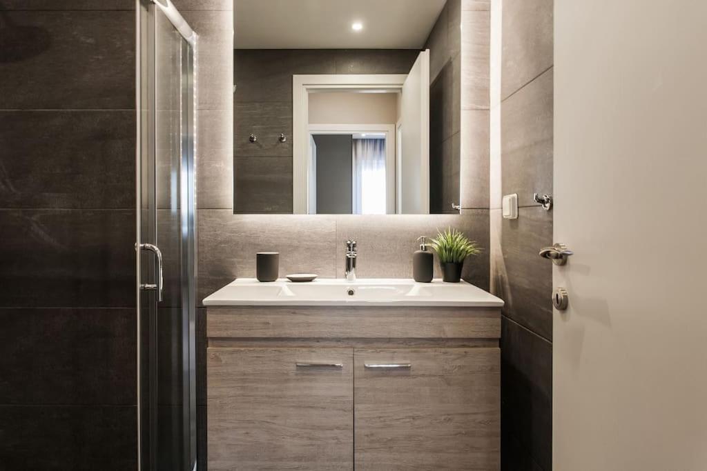 Deluxe 2bdr - Near Metro And Port Apartament